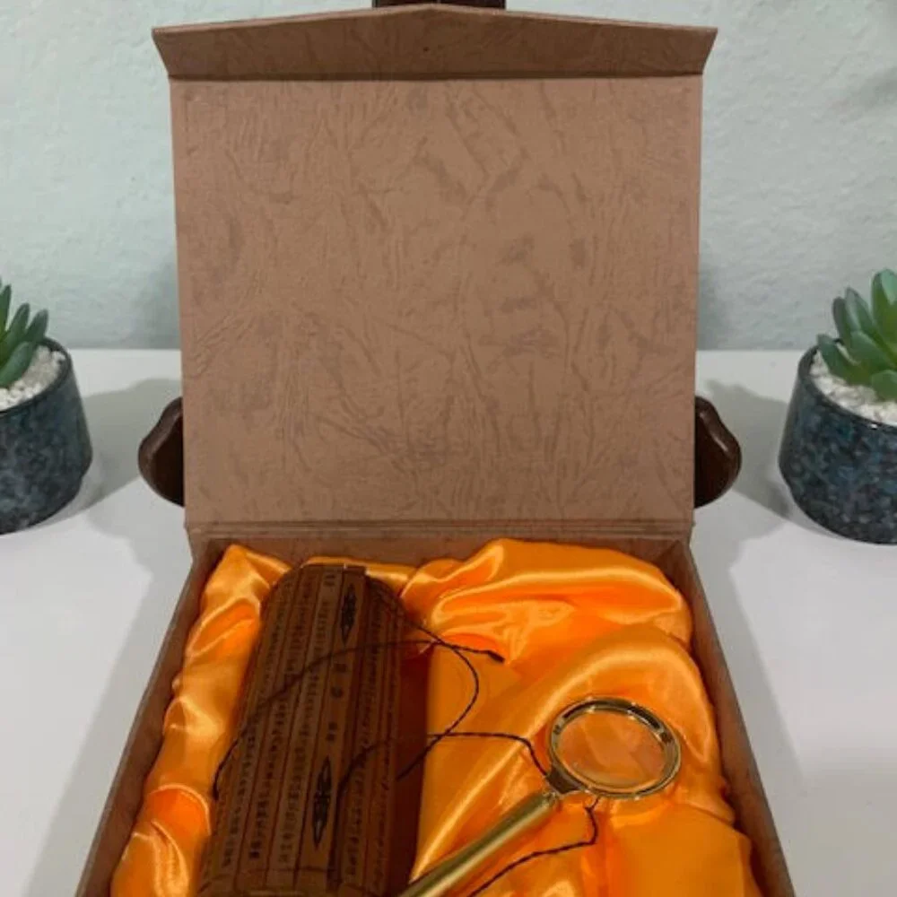 Bamboo Scroll And Magnifying Glass And Beautiful Case - Picture 8 of 8